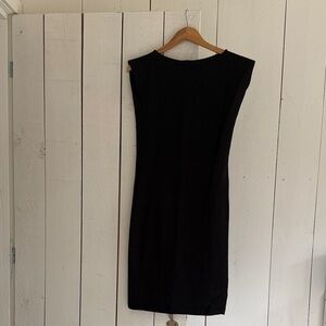 Elegant Black Sleeveless Midi Dress
